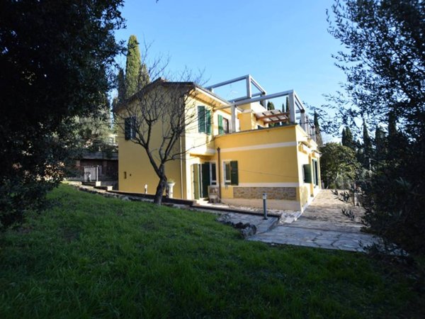 casa indipendente in vendita a Magione