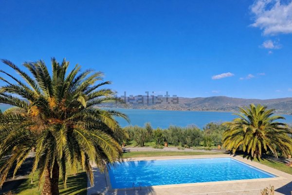 casale in vendita a Magione in zona Monte del Lago