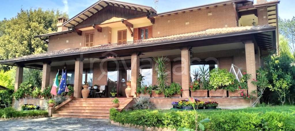 casa indipendente in vendita a Magione in zona Villa