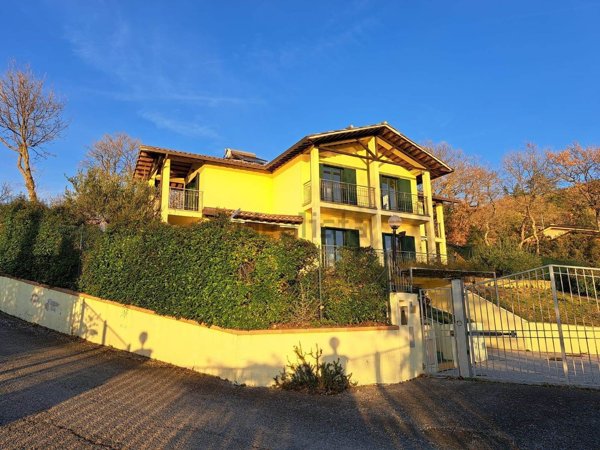 casa indipendente in vendita a Magione in zona Villa
