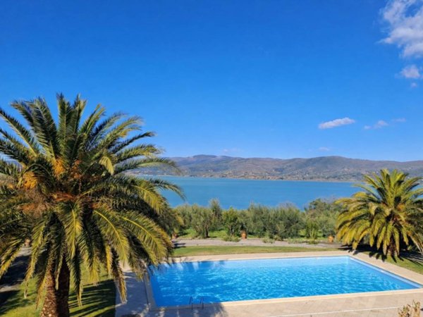 casale in vendita a Magione in zona Montecolognola