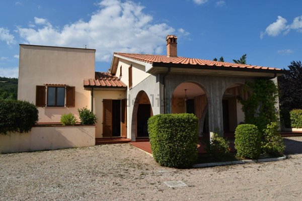 casa indipendente in vendita a Magione in zona Villa