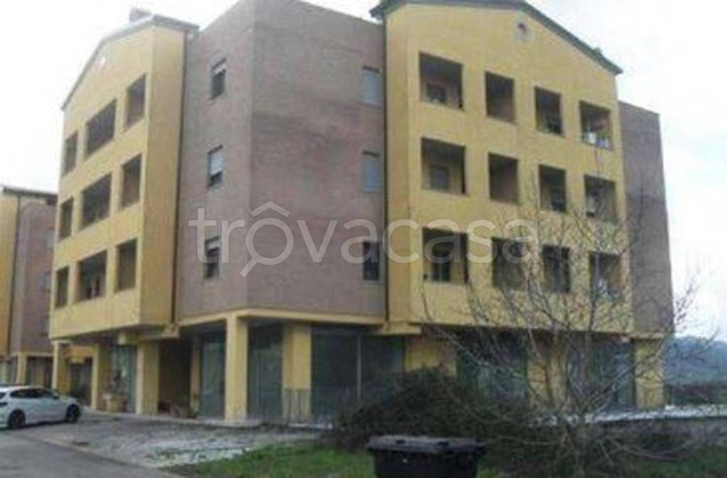 negozio in vendita a Magione