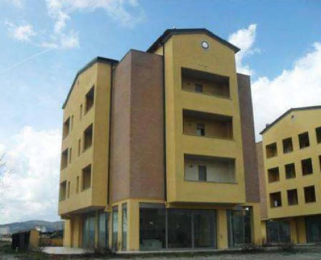 locale commerciale in vendita a Magione