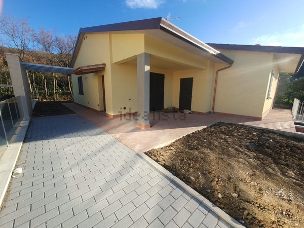 casa indipendente in vendita a Magione in zona San Feliciano