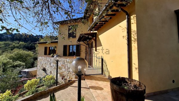 casa indipendente in vendita a Magione in zona Villa