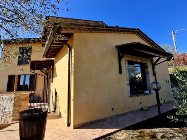 casa indipendente in vendita a Magione in zona Villa
