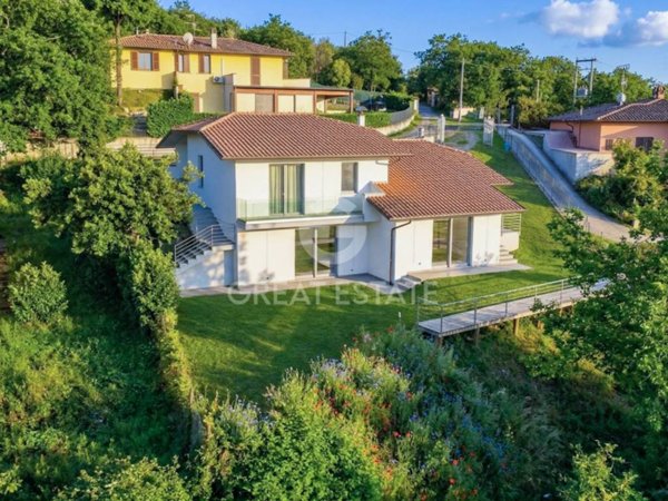 casa indipendente in vendita a Magione in zona Villa