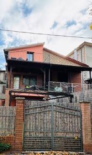 negozio in vendita a Magione in zona Torricella