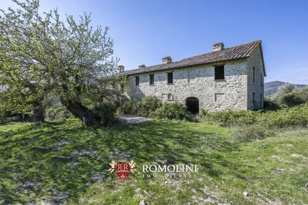 casa indipendente in vendita a Magione