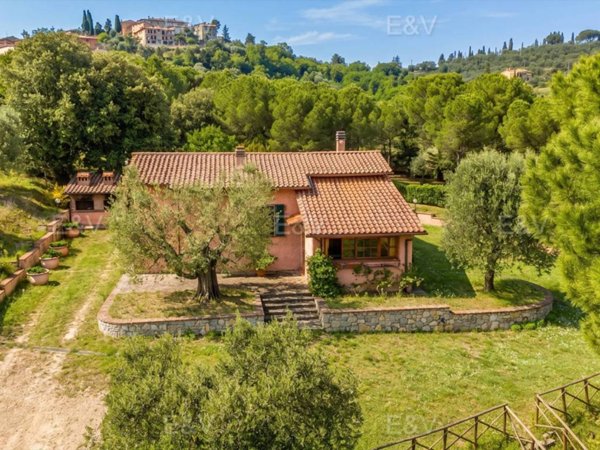 casa indipendente in vendita a Magione in zona Villa