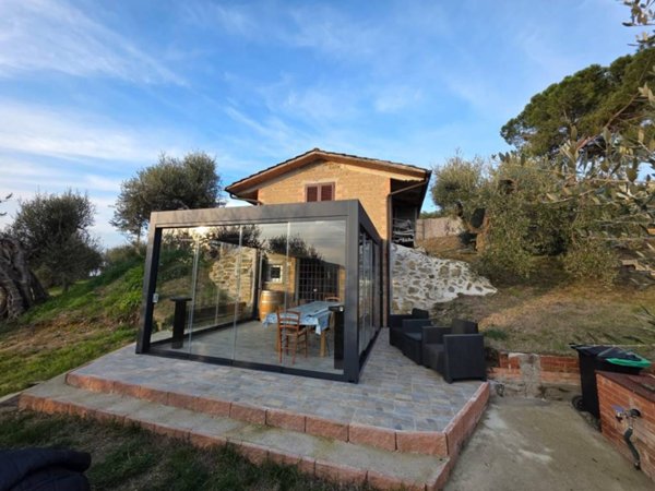 intera palazzina in vendita a Magione in zona Sant’Arcangelo