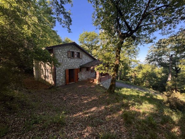 casa indipendente in vendita a Magione in zona Villa