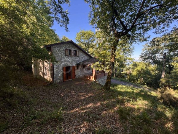 casa indipendente in vendita a Magione in zona Villa