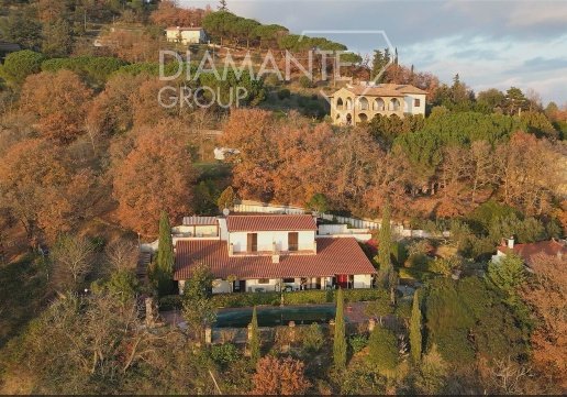 casa indipendente in vendita a Magione in zona Villa
