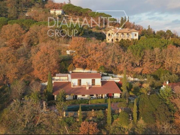 casa indipendente in vendita a Magione in zona Villa