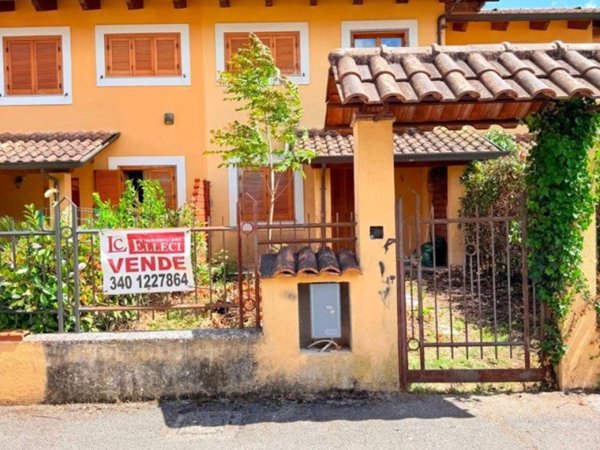casa indipendente in vendita a Magione
