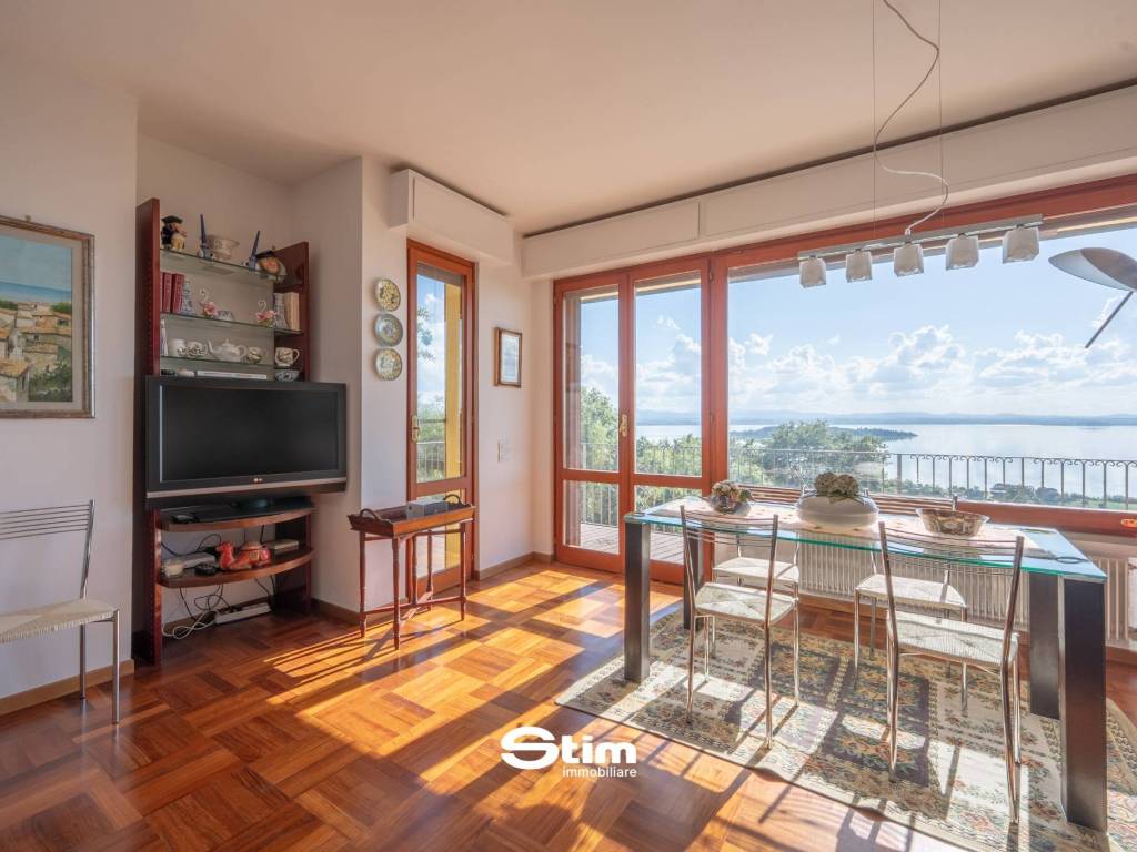 casa indipendente in vendita a Magione in zona Villa