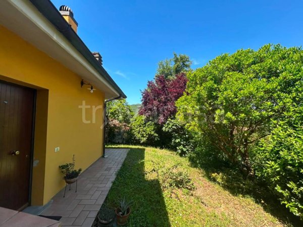 casa indipendente in vendita a Magione in zona Villa