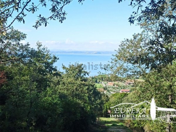 casa indipendente in vendita a Magione in zona Villa