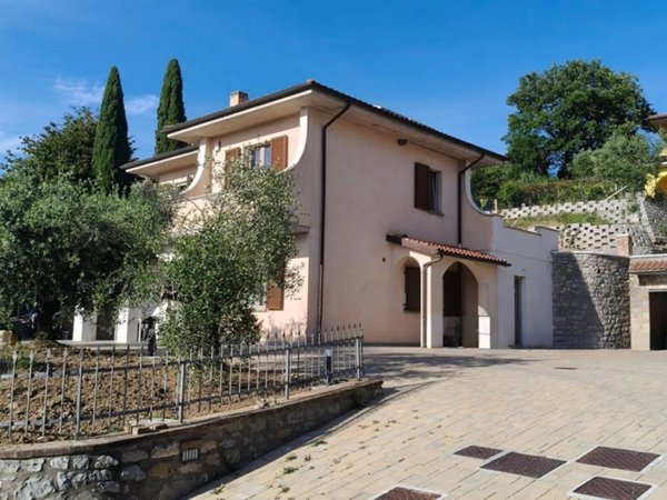 casa indipendente in vendita a Magione in zona Villa