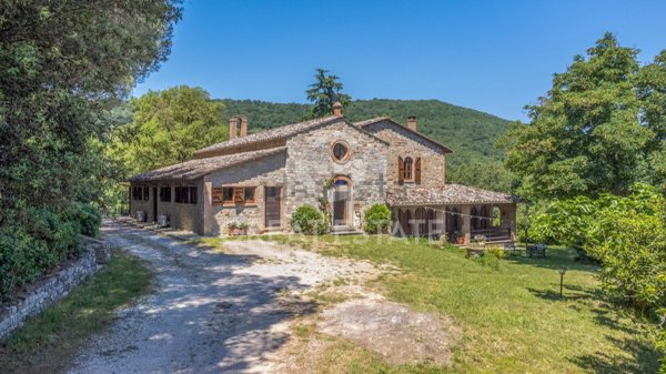 casale in vendita a Magione