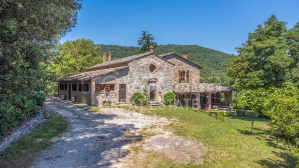 casa indipendente in vendita a Magione