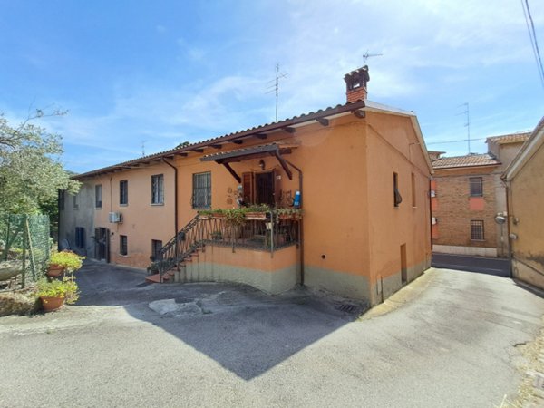 casa indipendente in vendita a Magione in zona Villa