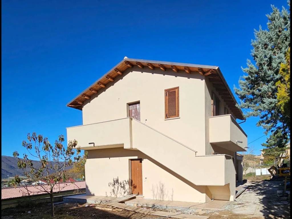 casa indipendente in vendita a Magione in zona Villa
