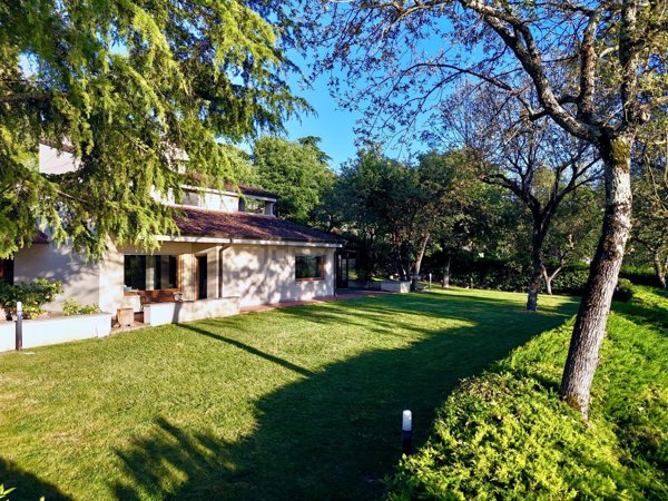 casa indipendente in vendita a Magione in zona Villa