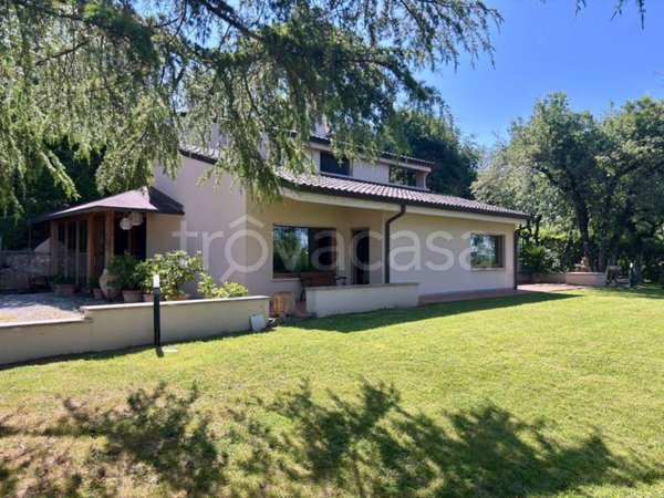 casa indipendente in vendita a Magione in zona Villa