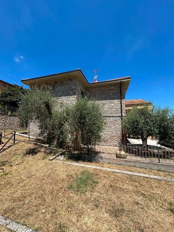 casa indipendente in vendita a Magione