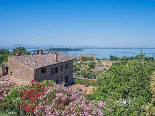 casa indipendente in vendita a Magione in zona San Feliciano