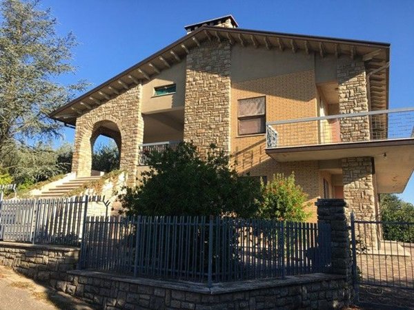 casa indipendente in vendita a Magione