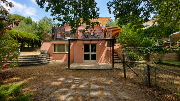 casa indipendente in vendita a Magione