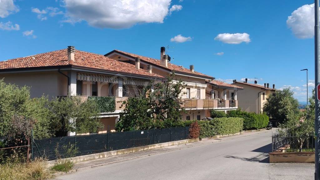 casa indipendente in vendita a Magione in zona Villa