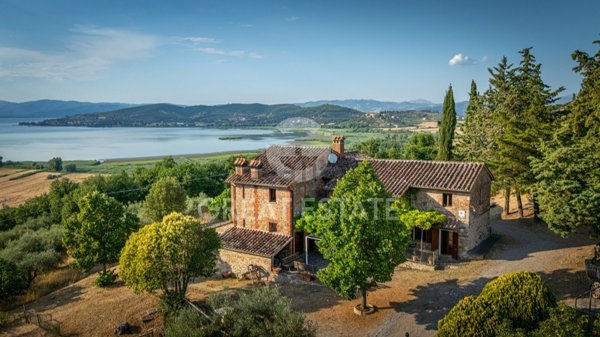 casale in vendita a Magione