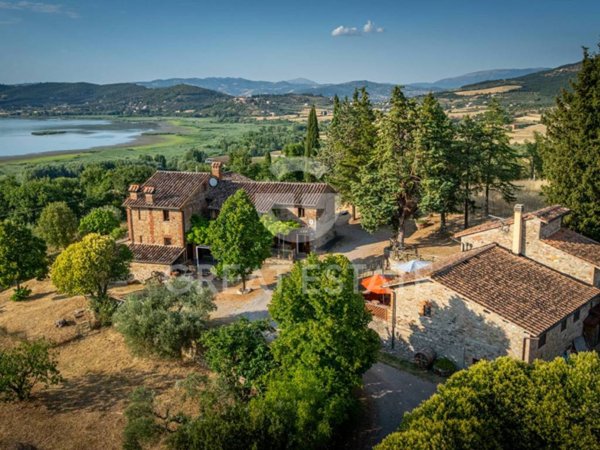 casa indipendente in vendita a Magione