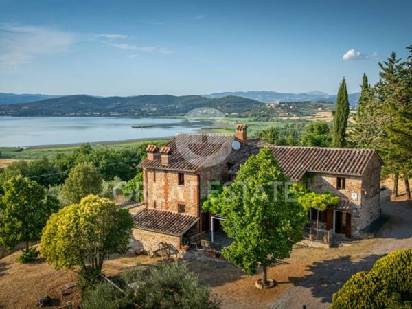 casa indipendente in vendita a Magione