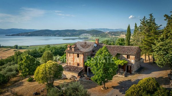 casa indipendente in vendita a Magione