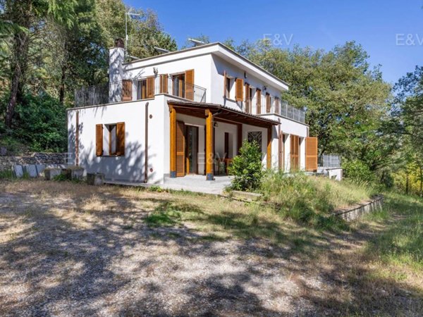 casa indipendente in vendita a Magione in zona Villa