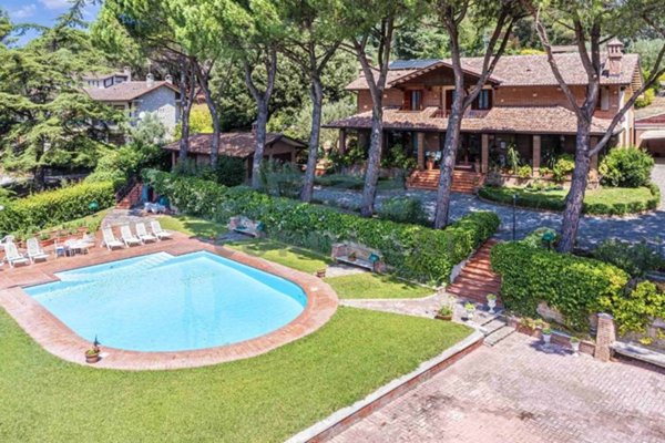 casa indipendente in vendita a Magione
