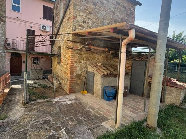 intera palazzina in vendita a Magione in zona Soccorso
