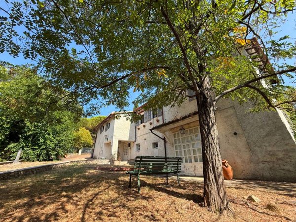 casa indipendente in vendita a Magione in zona Collesanto