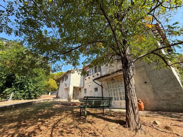 casa indipendente in vendita a Magione in zona Collesanto