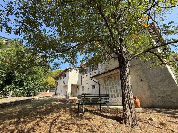 casa indipendente in vendita a Magione in zona Collesanto