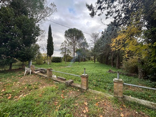 casa indipendente in vendita a Magione