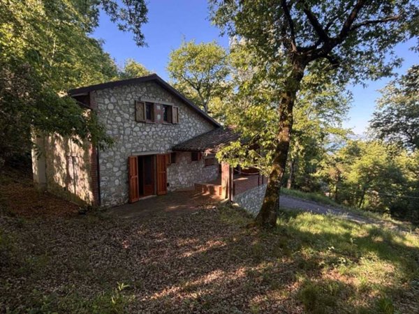 casa indipendente in vendita a Magione