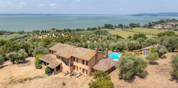 casa indipendente in vendita a Magione