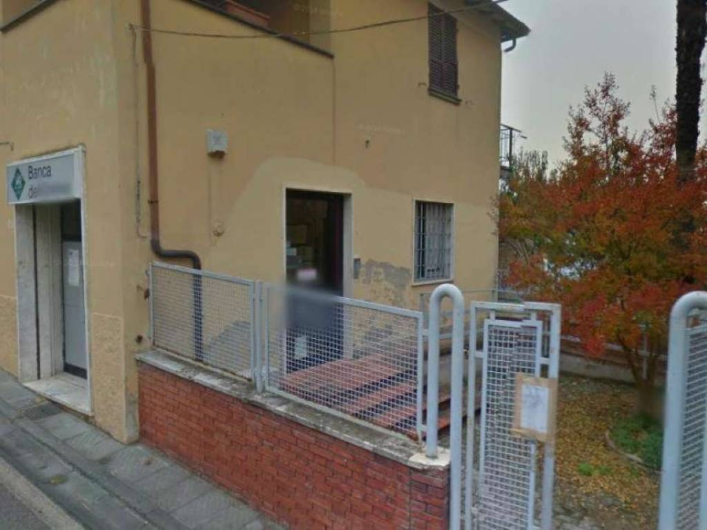 locale commerciale in vendita a Magione in zona Agello